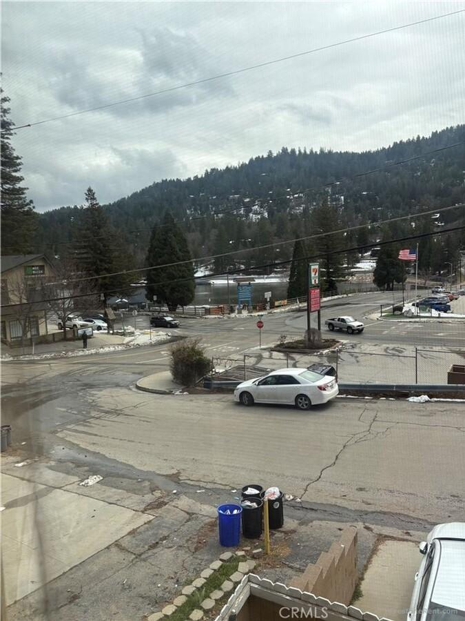 Large 3 bedroom + loft with Lake View