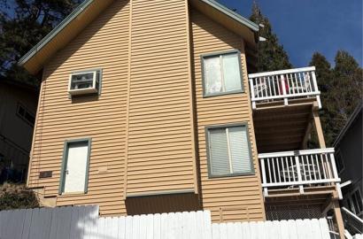 Large 3 bedroom + loft with Lake View