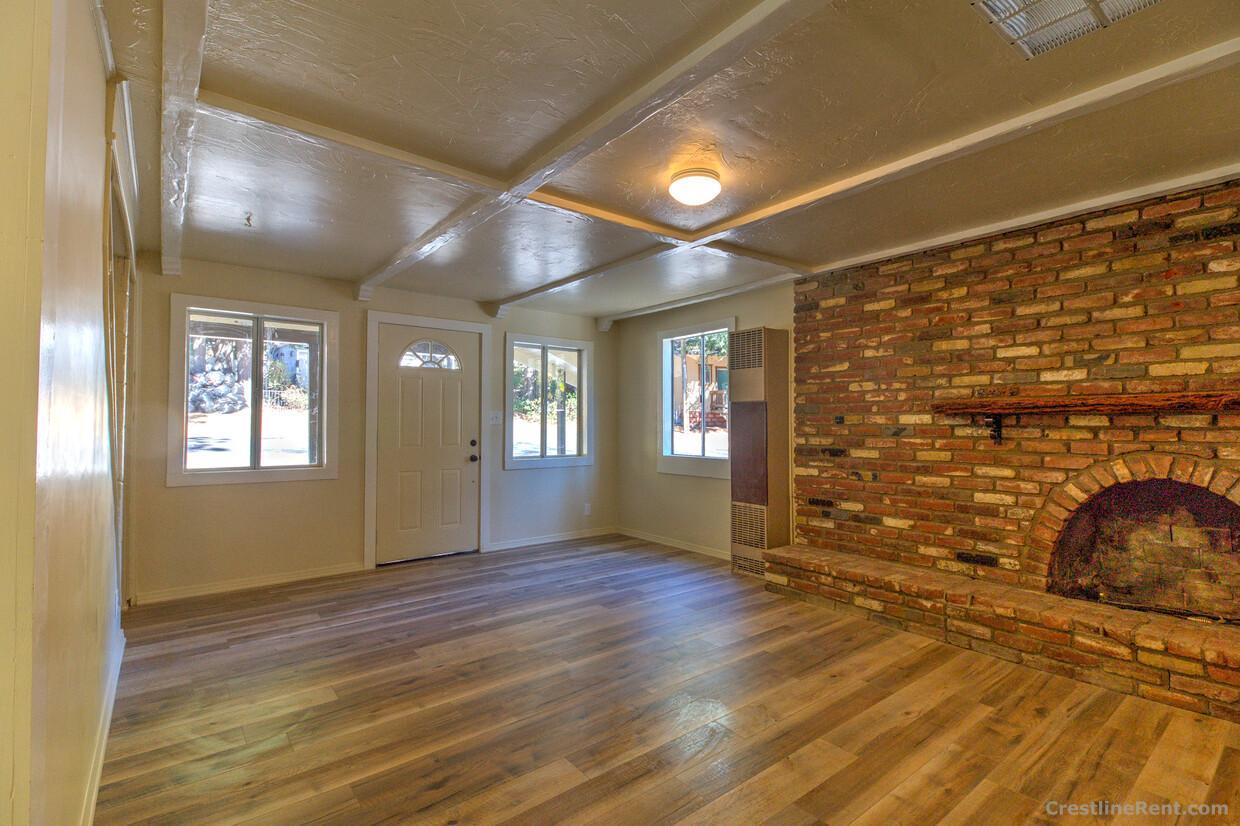 Cozy 2 story home for rent on Springwater Road