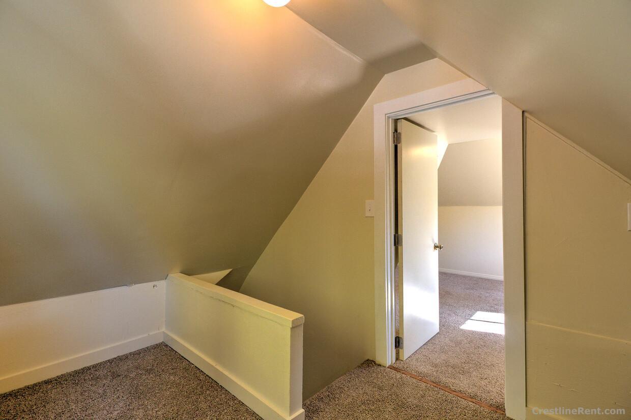 Cozy 2 story home for rent on Springwater Road