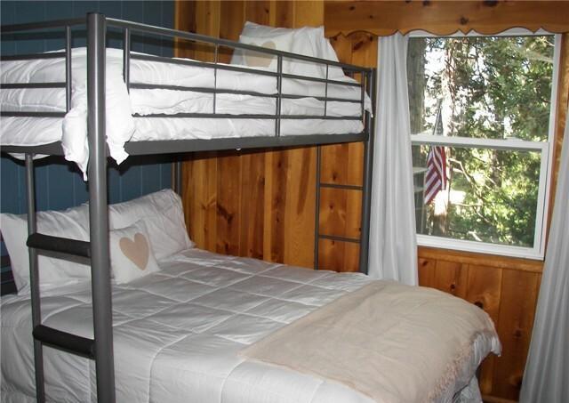 759 Bergschrund Dr Cabin